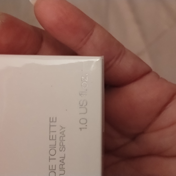 Perfume - Picture 2 of 2